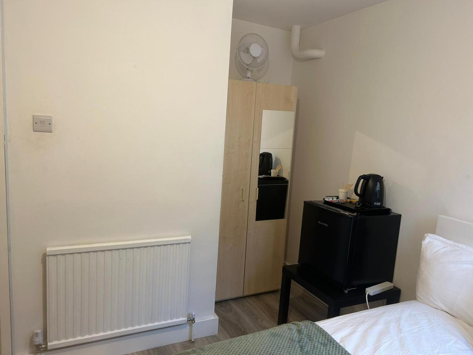 Lovely Double Rooms In Euston & Square Londres Exterior foto